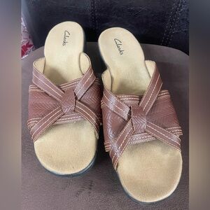 Clarks leather sandal - size 8 1/2